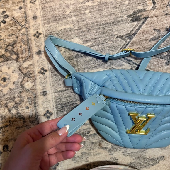 LV Blue crossbody purse - Picture 3 of 9